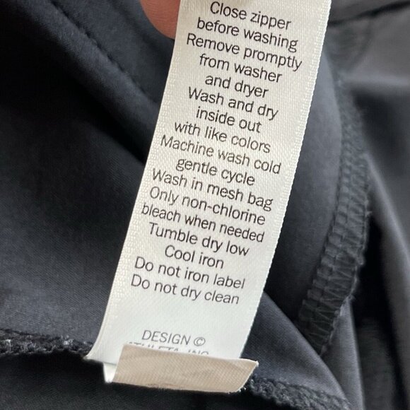 Athleta Womens Athletic Shorts Black Pockets Draw String Workout Gym Size 16T - Picture 9 of 9